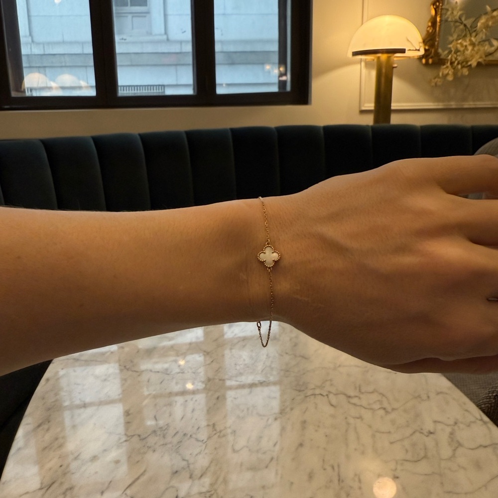VAN CLEEF & ARPELS 18K Yellow Gold, Mother-of-pearl Sweet Alhambra Bracelet - Picture 7 of 7